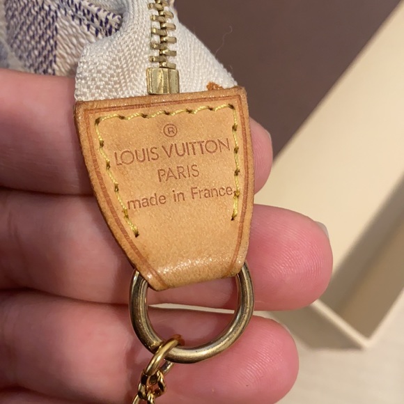 LV Mini Pochette in Azur - Picture 3 of 5